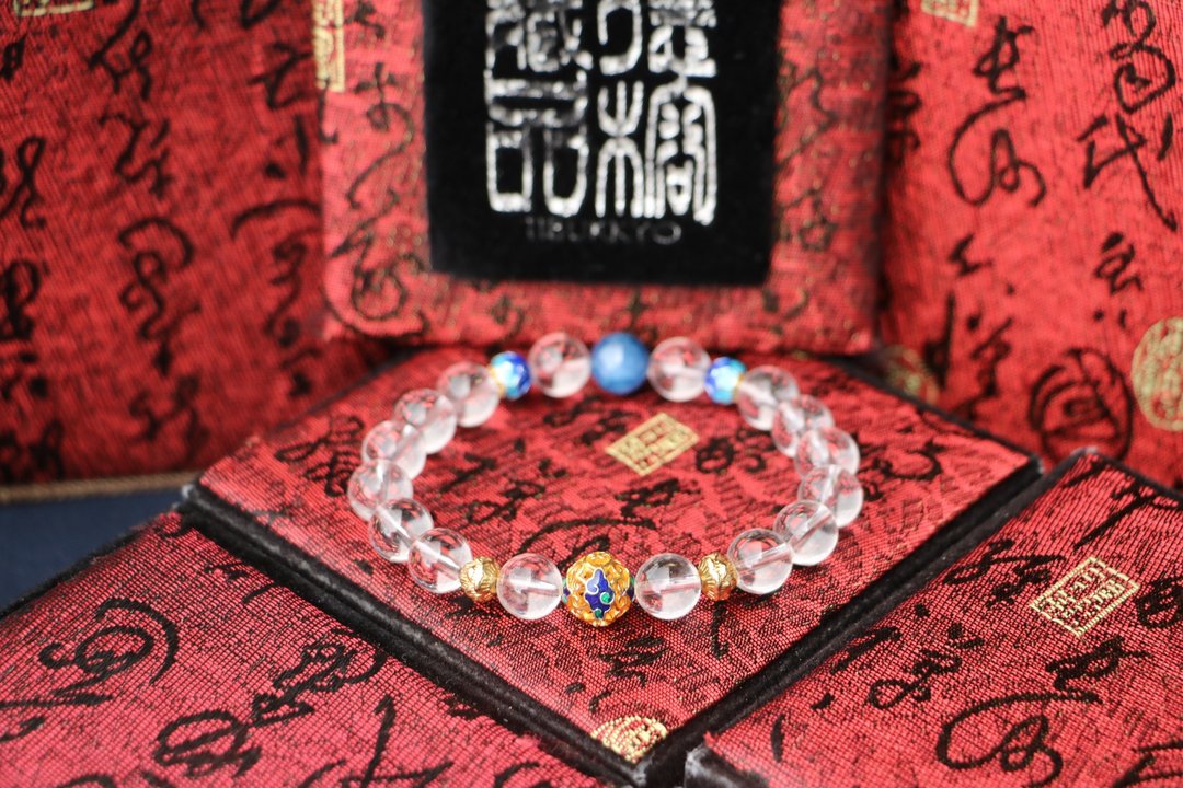 原矿白水晶手珠 8mm 景泰蓝莲花 蓝晶石 定制化串珠设计 手环 - 手链/手环 - 水晶 