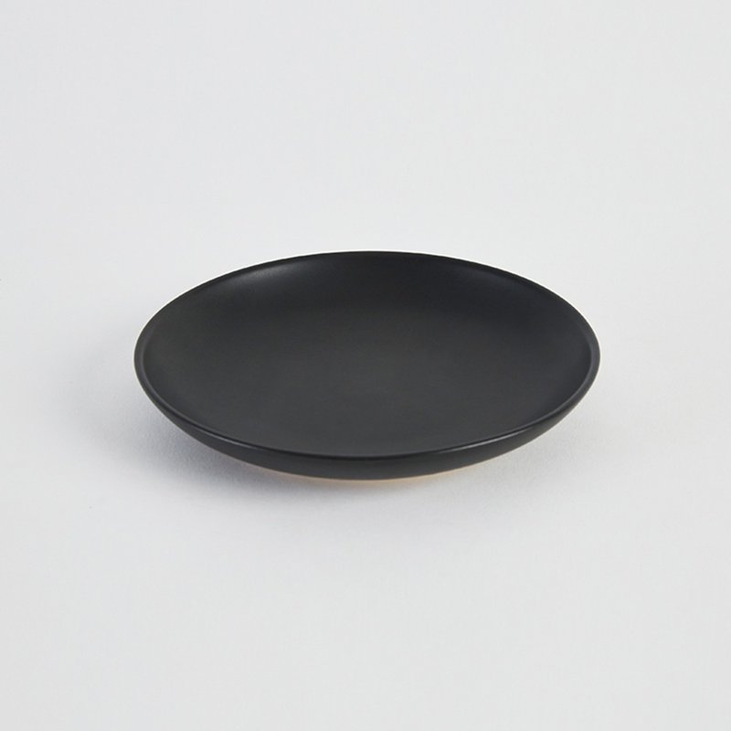 KOGA 许家陶器品 陶质圆形小盘 (尖山黑) - 盘子/餐盘/盘架 - 陶 黑色