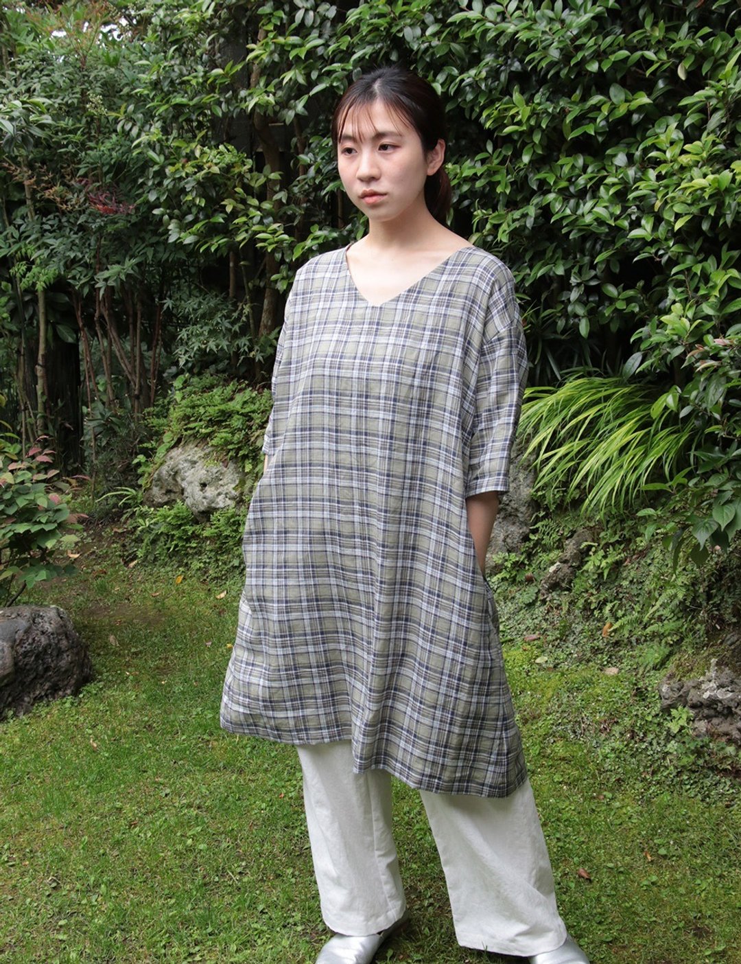 Hemp check 3/4 sleeve V-neck dress - 洋装/连衣裙 - 棉 