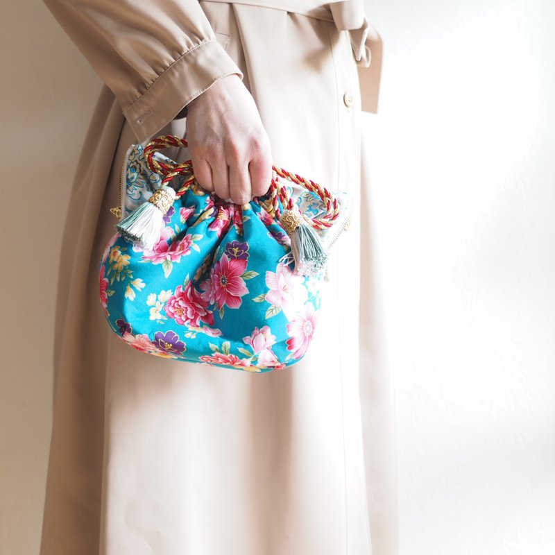 Taiwan flower lover cat type drawstring shoulder bag (one piece work / free shipping) - 侧背包/斜挎包 - 棉．麻 蓝色