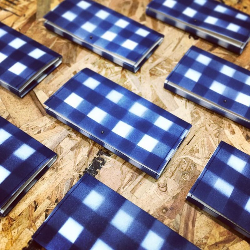 蓝格子水洗纸长夹 - 皮夹/钱包 - 纸 蓝色