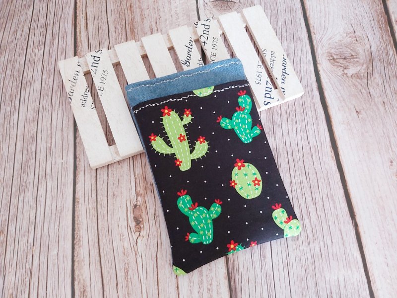 护理师 双层工作笔袋 黑底仙人掌款 - 铅笔盒/笔袋 - 棉．麻 多色