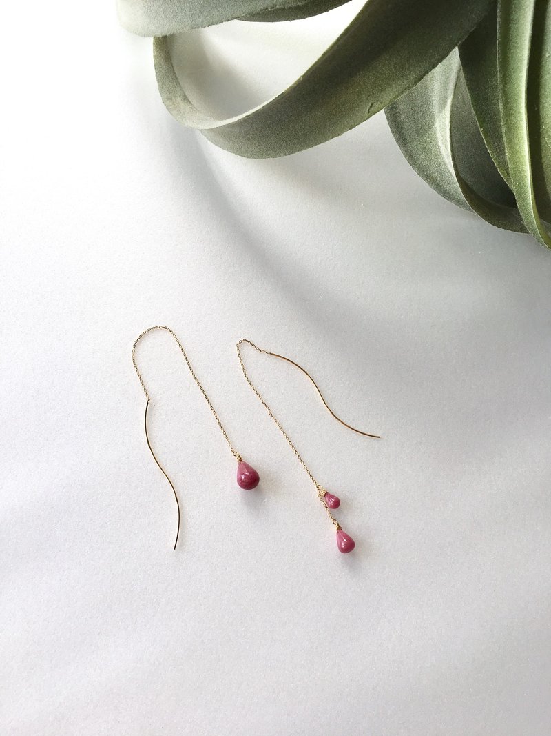 Ruby chain earring Brass - 耳环/耳夹 - 石头 红色