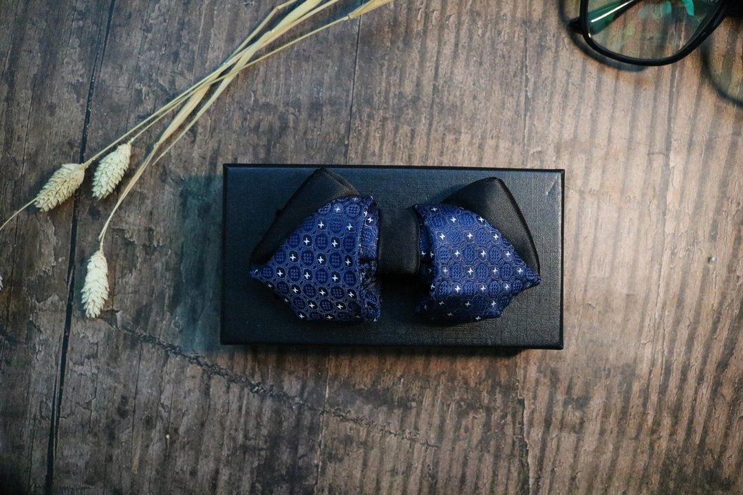 藍黑配色復古花紋八字結婚禮宴會領結 - 领带/领带夹 - 丝．绢 多色
