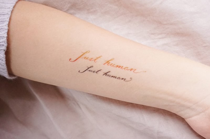 手绘水彩英文书法纹身贴纸刺青平凡人类自由自然极简单安全防敏感 - 纹身贴 - 纸 橘色