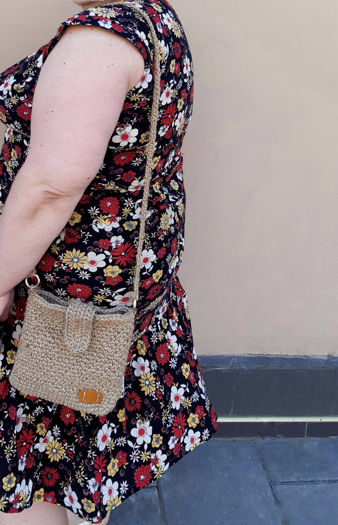 Hand Crochet Natural Jute Woman Bag Shoulder Bag Crossbody Bag Knit Handmade - 手提包/手提袋 - 棉 金色