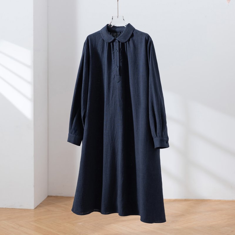 散发成熟的优雅可爱气息 圆领连身裙 长版连身裙 亚麻连身裙 藏青色 250918-4 - 洋装/连衣裙 - 棉．麻 蓝色