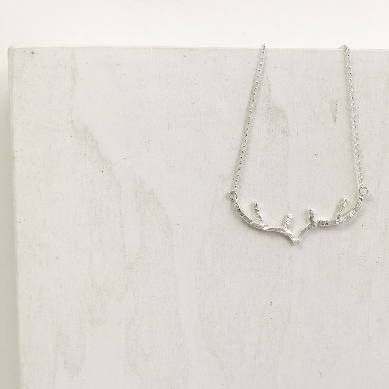 Deer necklace 925 silver - 项链 - 其他金属 白色