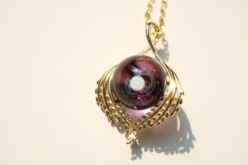 Feather Galaxy 羽之宇宙琉璃吊坠 2 - 颈链 - 玻璃 紫色