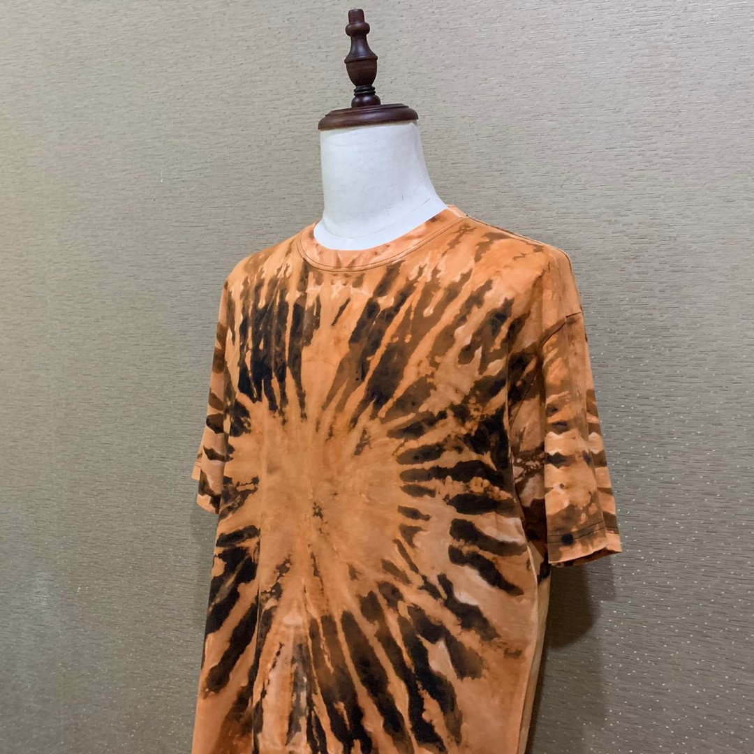 | 纯棉手工渲染T-shirt | 个性定制化衣着 - 中性连帽卫衣/T 恤 - 棉 多色