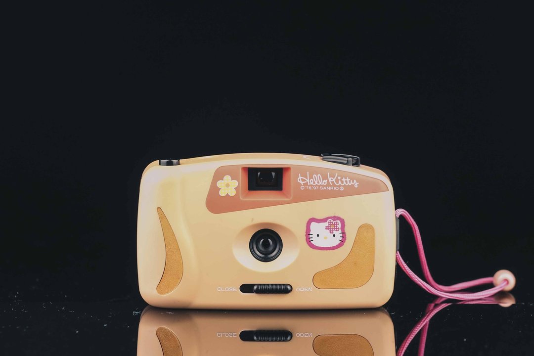 SANRIO HELLO KITTY 35MM FILM CAMERA #135底片相机 - 相机 - 其他金属 黑色