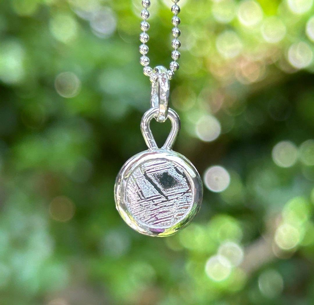 穆奥尼奥纳尔斯塔陨石 (Muonionalusta meteorite) 纯银项链坠饰 ◇ Silver Pendant with chain - 项链 - 其他金属 银色