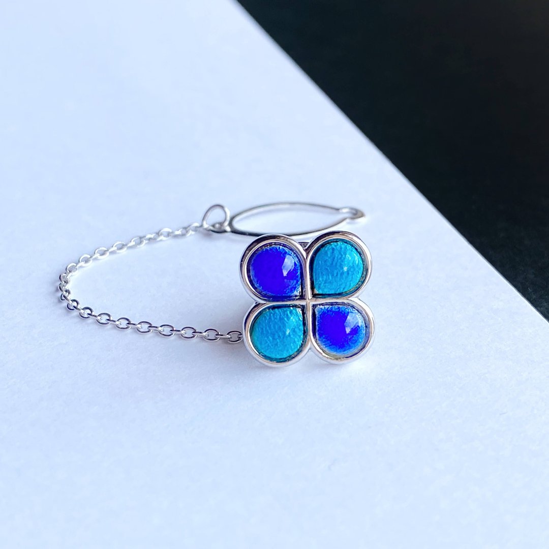 Clover [Blue Sky Blue Sky] Cloisonne Tie Tack Lapel Pin Pure Silver Cloisonne - 领带/领带夹 - 其他材质 蓝色