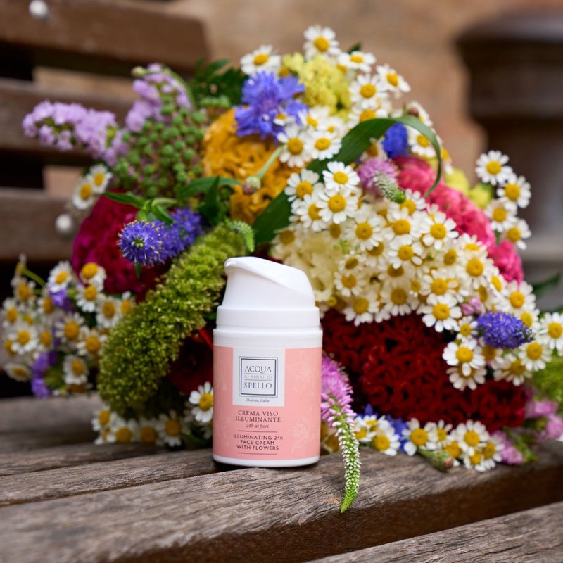 24小时长效亮白花萃保湿霜 - 日霜/晚霜 - 塑料 