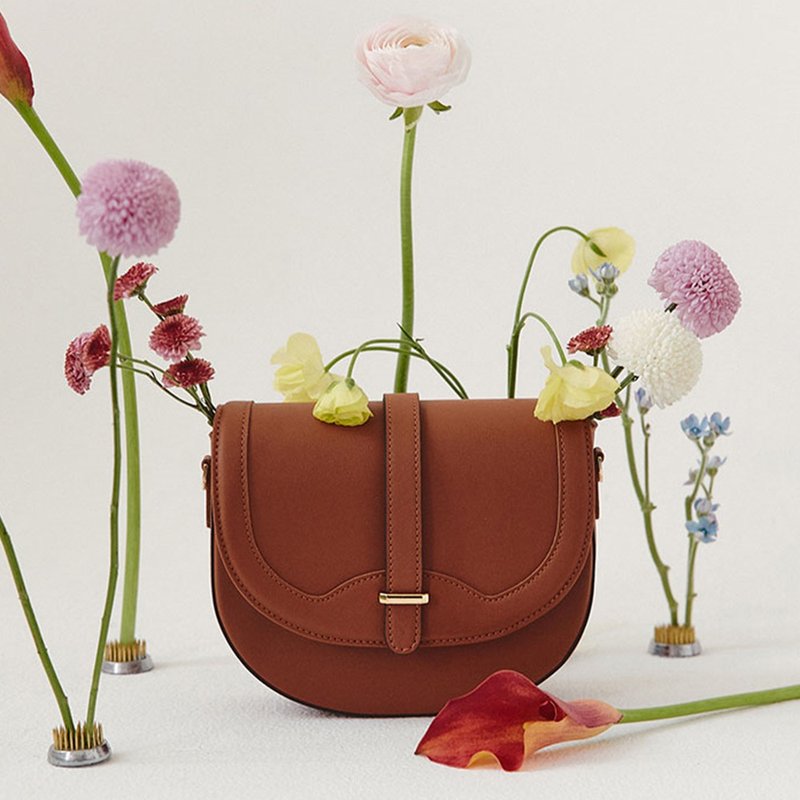 Bag to Basics 韓國製 CAMILA 馬鞍包包 (BROWN - 侧背包/斜挎包 - 人造皮革 