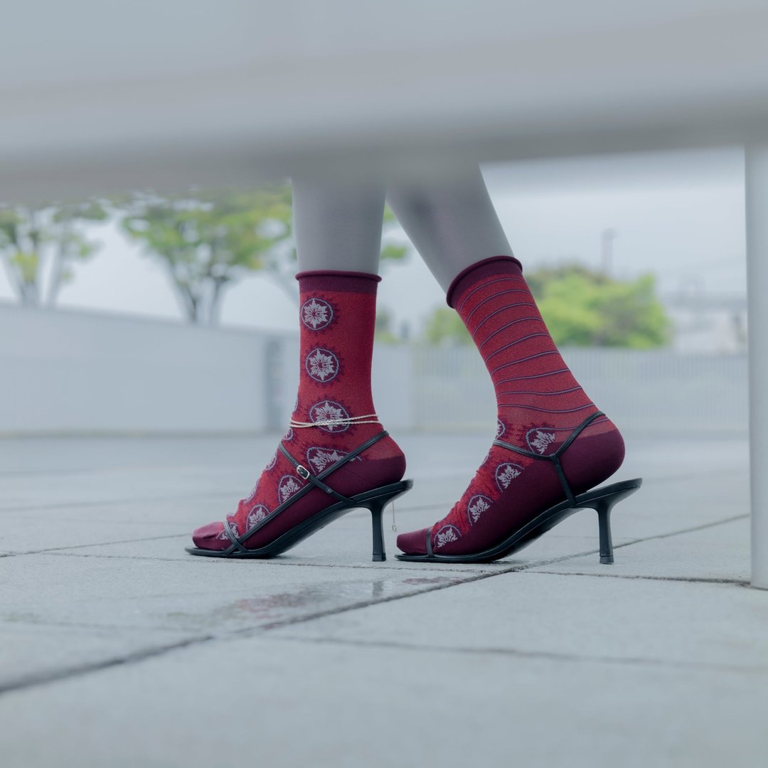 ML012 Moulin Rouge Mid 华丽红磨坊闪耀亮片设计袜 - 袜子 - 尼龙 红色