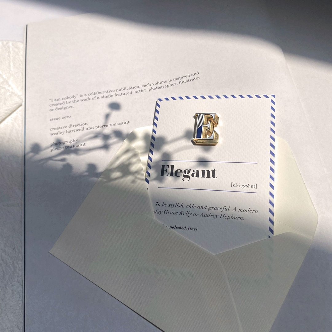 E / Elegant -琺瑯徽章卡－附信封 開學季 情人卡 萬用字母卡 - 徽章/别针 - 珐琅 蓝色