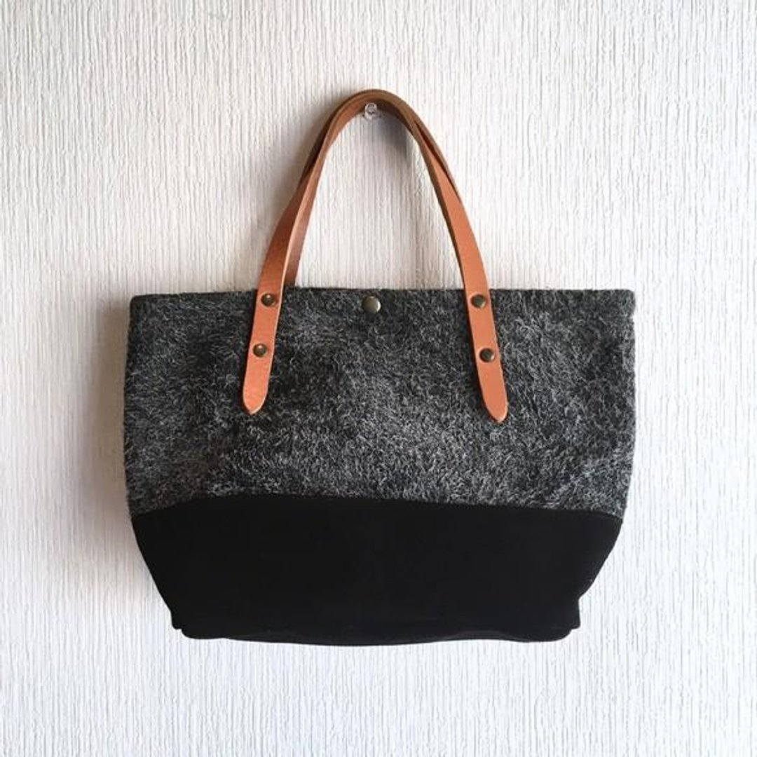 [Genuine leather] Angora velor × cattle bed velor and extra thick oil slick tote bag - 手提包/手提袋 - 真皮 黑色