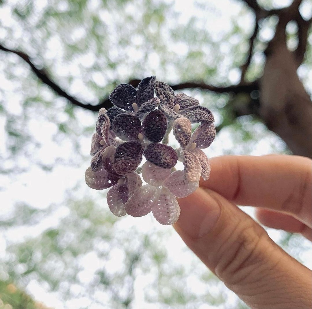 绣球花钩织别针 - 胸针 - 棉．麻 紫色