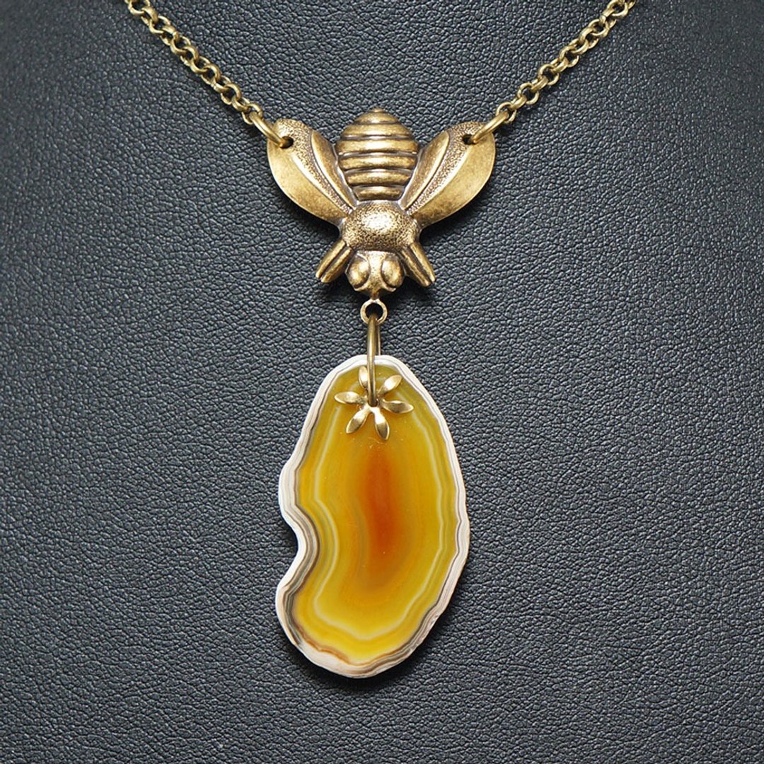 Honey Yellow Agate Slab Slice Brass Bee Boho Pendant Necklace Woman Jewelry Gift - 项链 - 半宝石 黄色