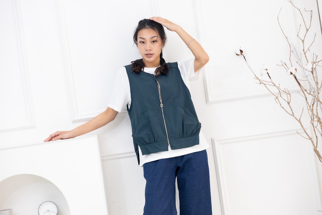 造型下摆背心 蓝绿色 - 女装背心 - 其他材质 蓝色