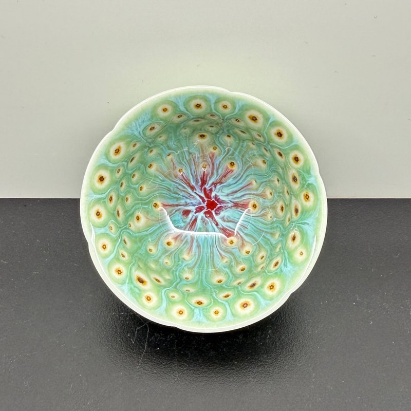 孔雀开屏迷你葵花杯 60ml 邱毓宁 莺歌烧 A9-13 - 茶具/茶杯 - 瓷 多色