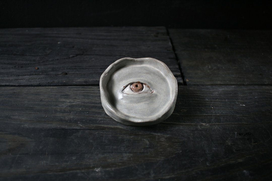 眼之盘 B款 (陶瓷 饰品盘 线香座) - 香薰/精油/线香 - 陶 白色