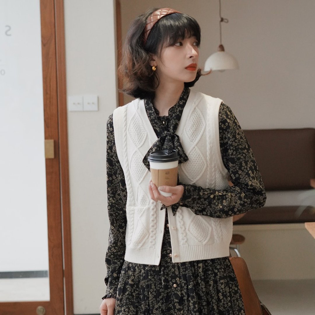 白色菱格短款针织背心马甲|背心|春款|羊毛|Sora-713 - 女装针织衫/毛衣 - 羊毛 白色