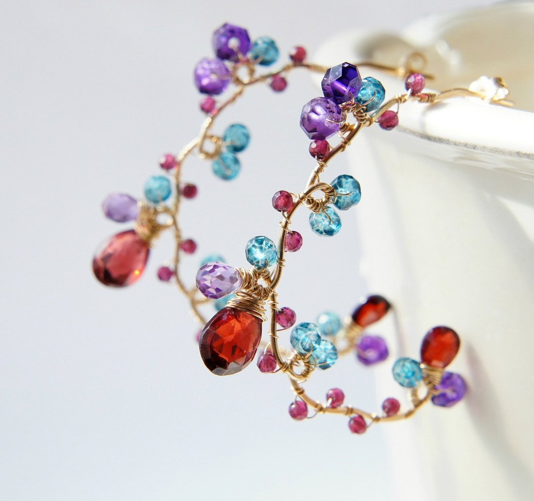 Garnet and amethyst of gold hoop earrings 14kgf - 耳环/耳夹 - 宝石 红色