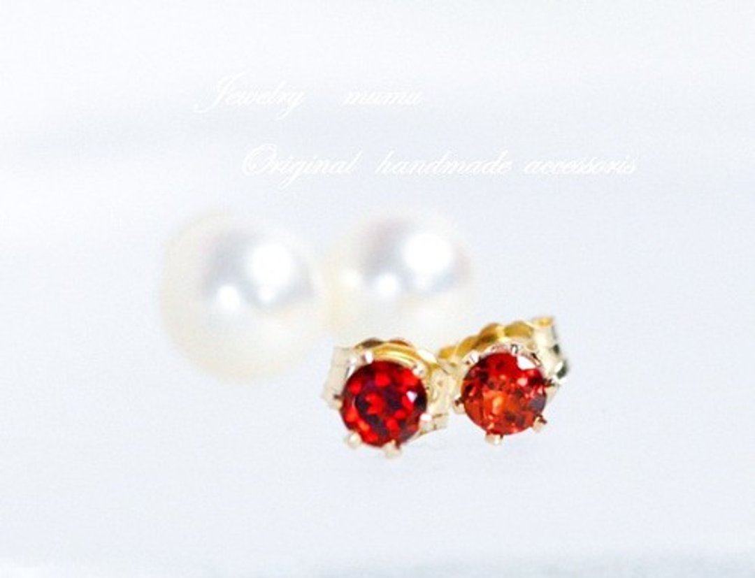 Garnet 6 claw stud earrings - 耳环/耳夹 - 宝石 