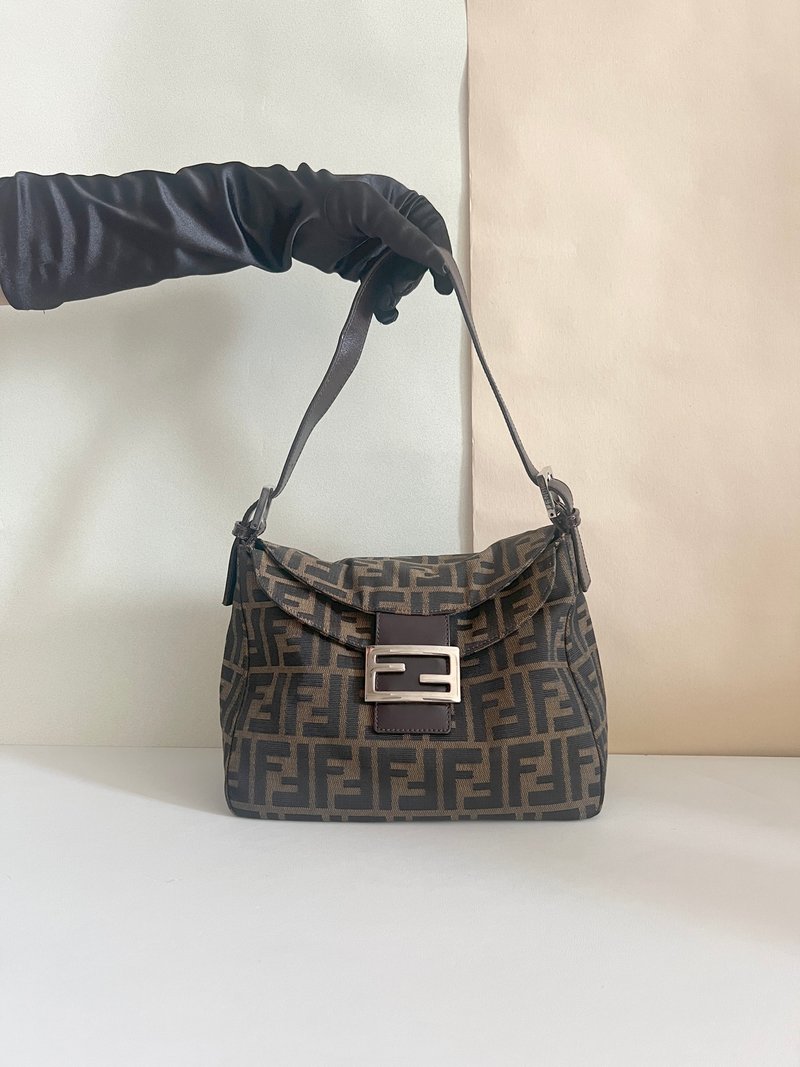 FENDI Zucca 经典老花肩背包则肩袋 气质优雅 日本中古vintage - 手提包/手提袋 - 真皮 咖啡色