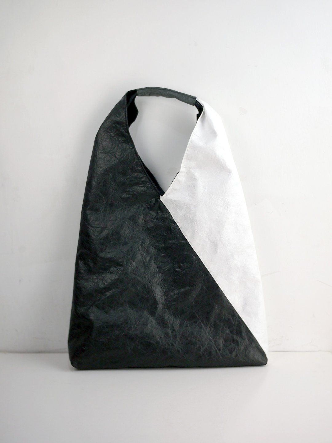 6dots Tyvek 黑白色 三角形包 单肩包 - 手提包/手提袋 - 防水材质 白色