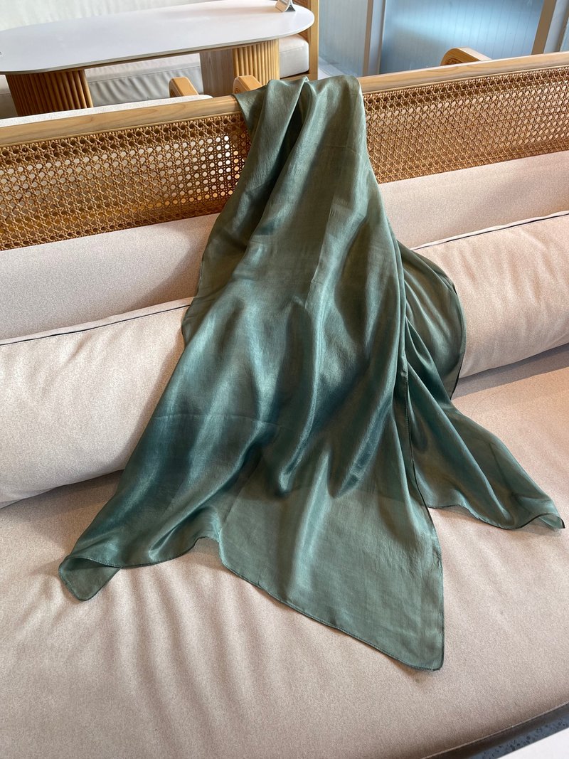 花叶移印染长丝巾 - 碧潭幽光 - 丝巾 - 丝．绢 绿色