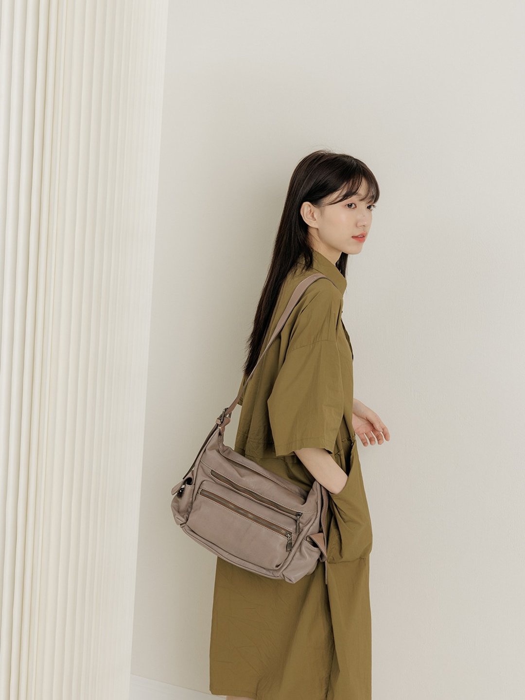 supportingrole 真皮拥抱优雅多口袋分层功能性 灰褐色 - 侧背包/斜挎包 - 真皮 灰色
