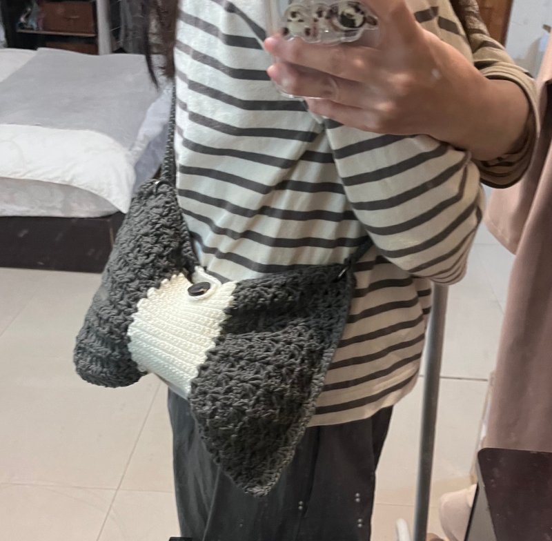 黑米蝴蝶包 - 侧背包/斜挎包 - 其他材质 多色