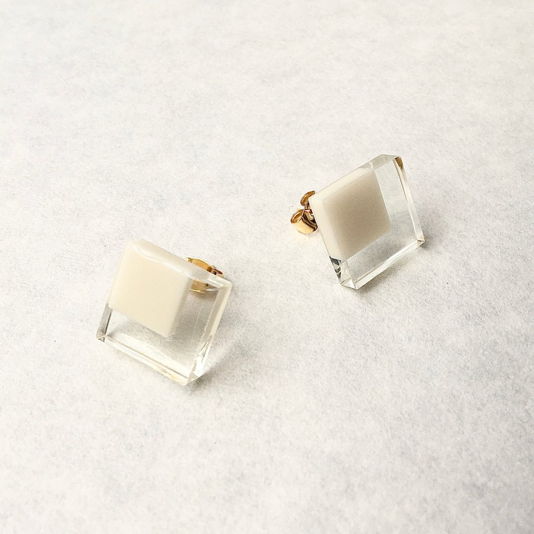 Clear Square (Off White) Earrings/ Clip-On - 耳环/耳夹 - 塑料 白色