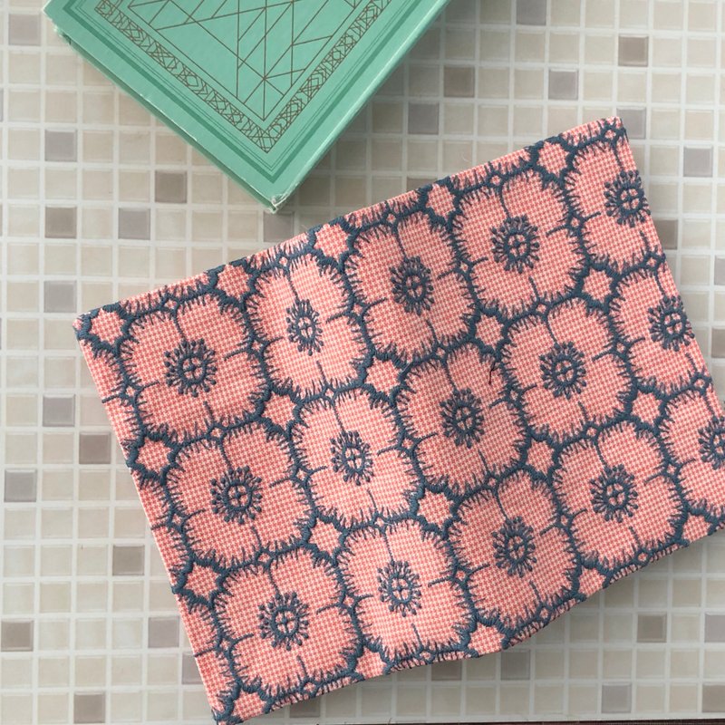 mina perhonen anemone 书衣 A6 日制手工刺绣 手作 包书套 - 书衣/书套 - 棉．麻 粉红色