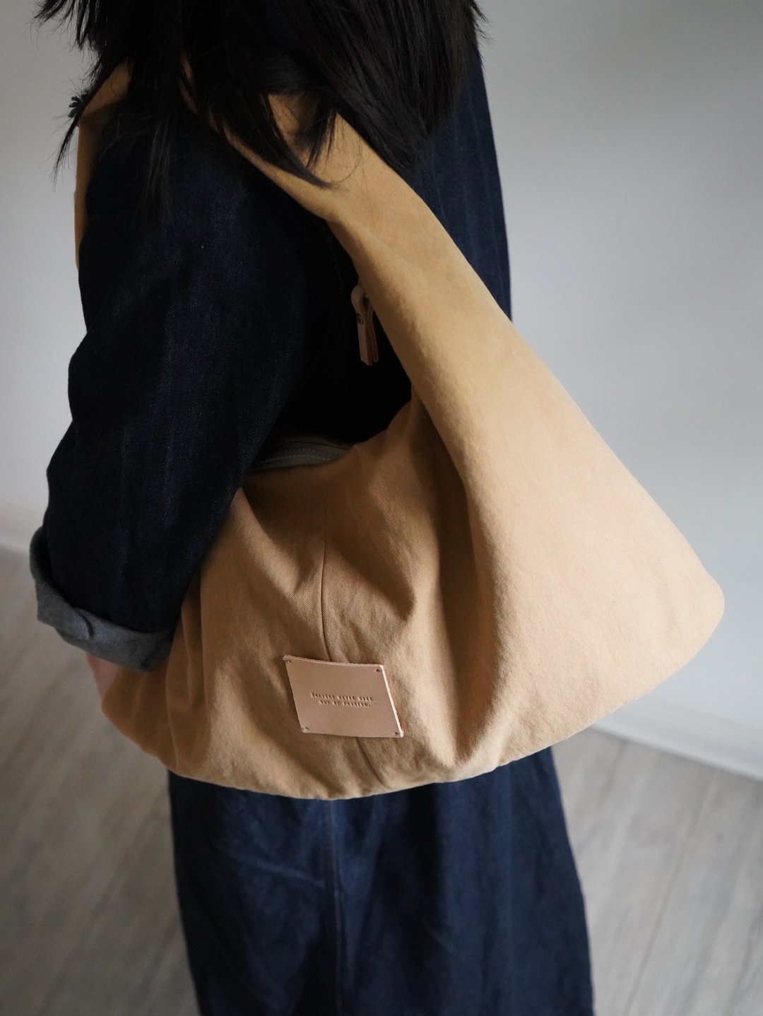 SOFT拉链肩背包 纯手工制作 日本帆布 - 侧背包/斜挎包 - 棉．麻 