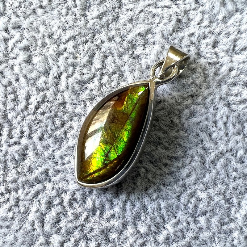 斑彩石吊坠 | 水晶 | 吊坠 | 水晶吊坠 | 水晶饰物 - 项链 - 水晶 多色