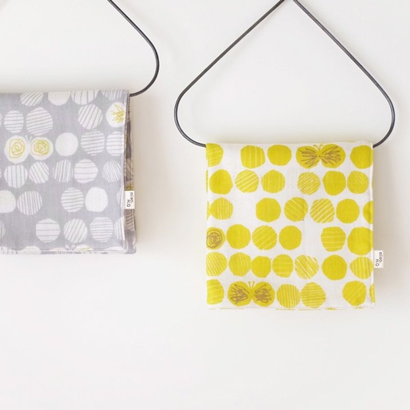 四季必备小物。蝴蝶住在圈圈里二重纱手帕。浅灰 - 其他 - 其他材质 多色