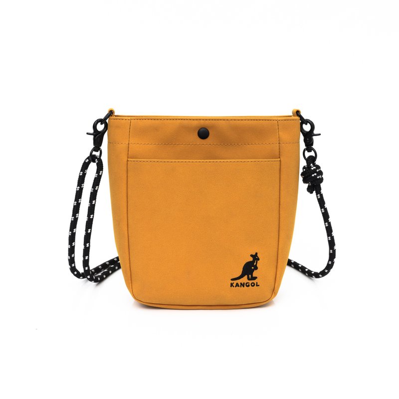 KANGOL袋鼠经典刺绣Logo麂皮侧背包 -黄 - 侧背包/斜挎包 - 聚酯纤维 