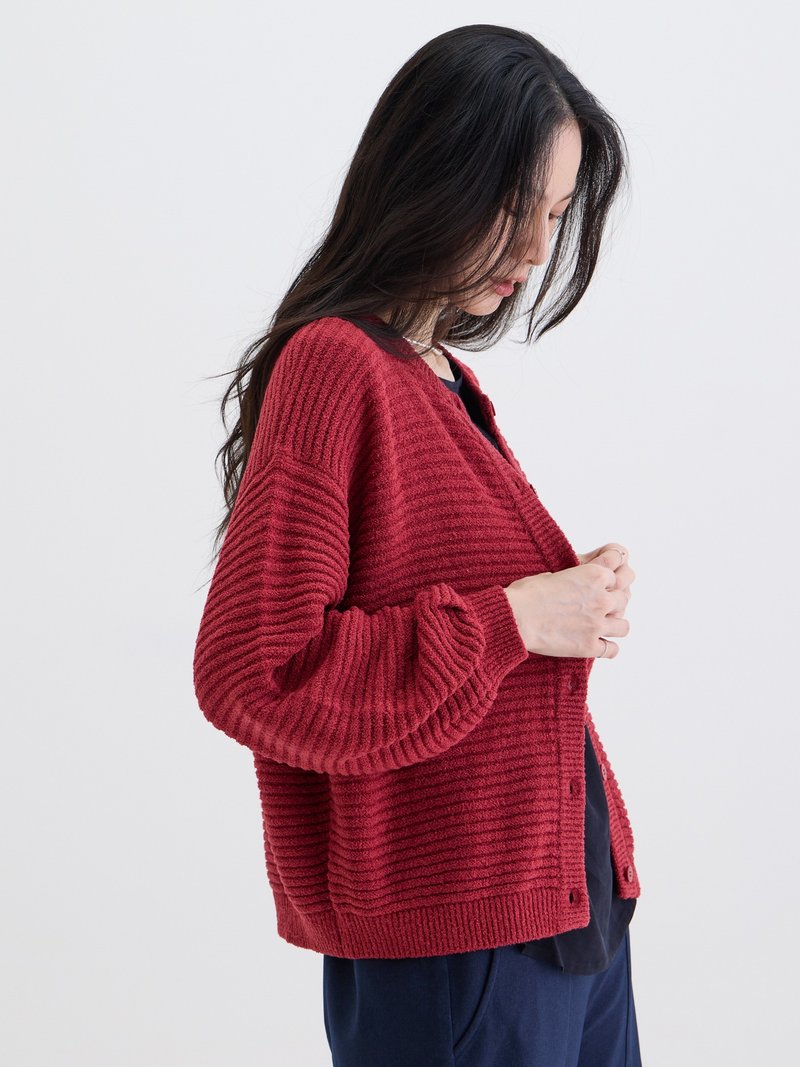 陪你散步泡芙袖针织外套-红茶 - 女装针织衫/毛衣 - 其他人造纤维 红色