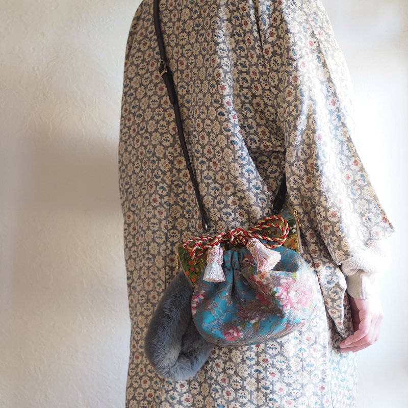 Cat-shaped purse shoulder bag with gorgeous lace - 侧背包/斜挎包 - 棉．麻 蓝色