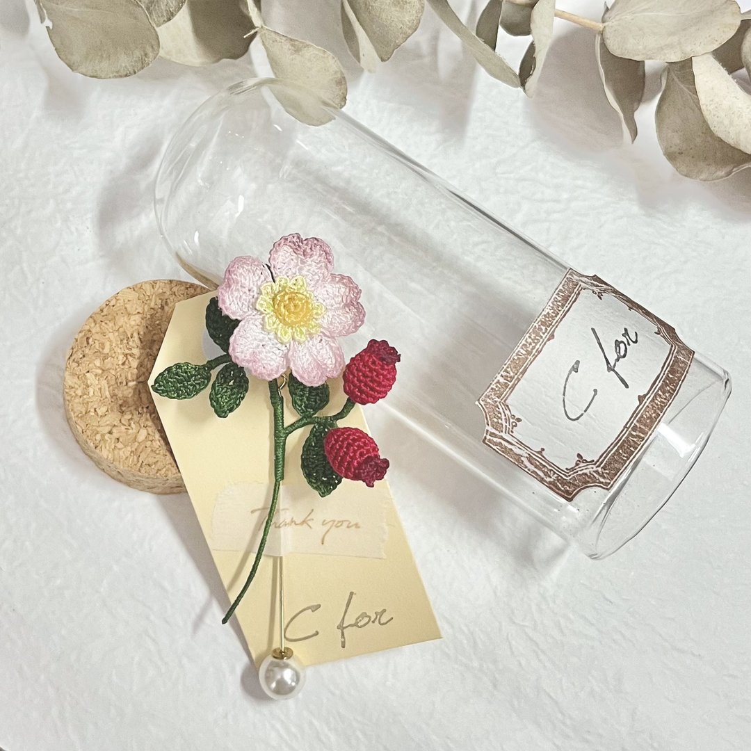 Dog Rose • 犬蔷薇 钩花编织 微钩织 胸针襟花 瓶中花 装饰 摆设 - 胸针 - 棉 粉红色