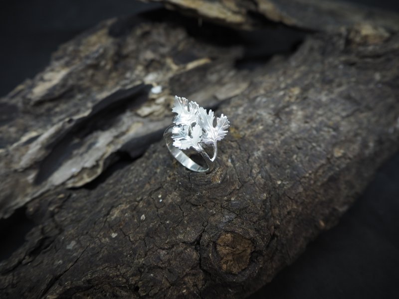 。植被之上。NO.14 香菜不香但美美的 开放式戒指/925银 - 戒指 - 纯银 银色