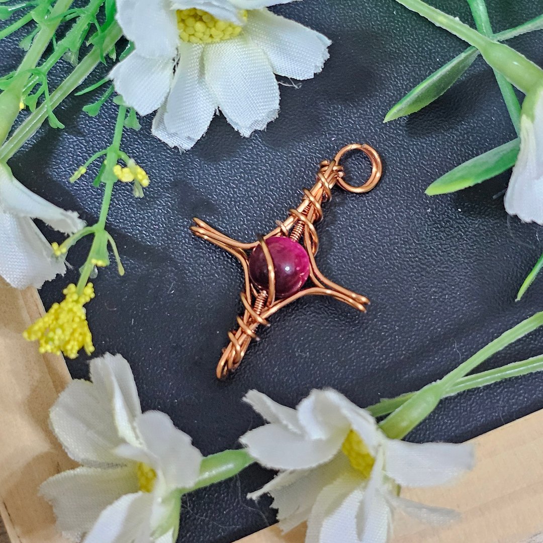 【叶绿𨥤手作】星语流年 /金属线编织/节日/礼物/饰品/项链/手作 - 项链 - 铜/黄铜 红色