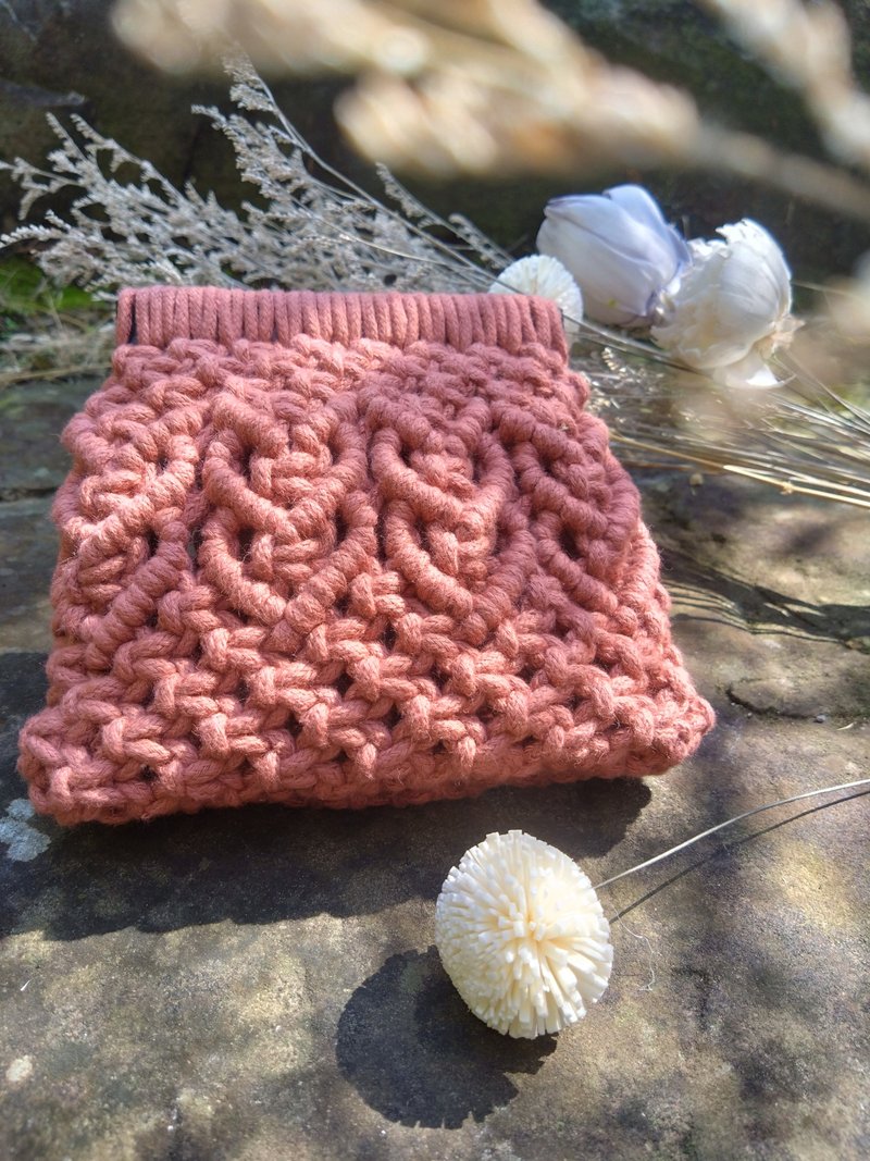 爱心织纹口金包 - 化妆包/杂物包 - 棉．麻 红色