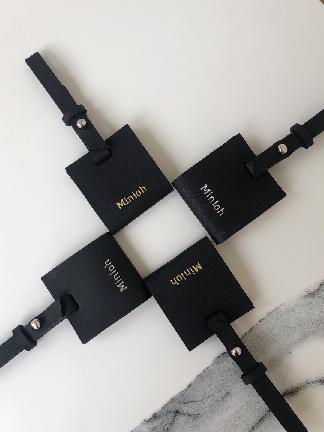 迷你香氛吊饰  －  方形款 －雾黑色 - 吊饰 - 真皮 黑色