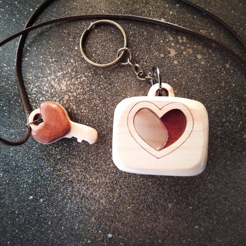你完整了我对饰 / 桧木+红坛木 - 情侣好友夫妻闺密礼物 - 钥匙链/钥匙包 - 木头 