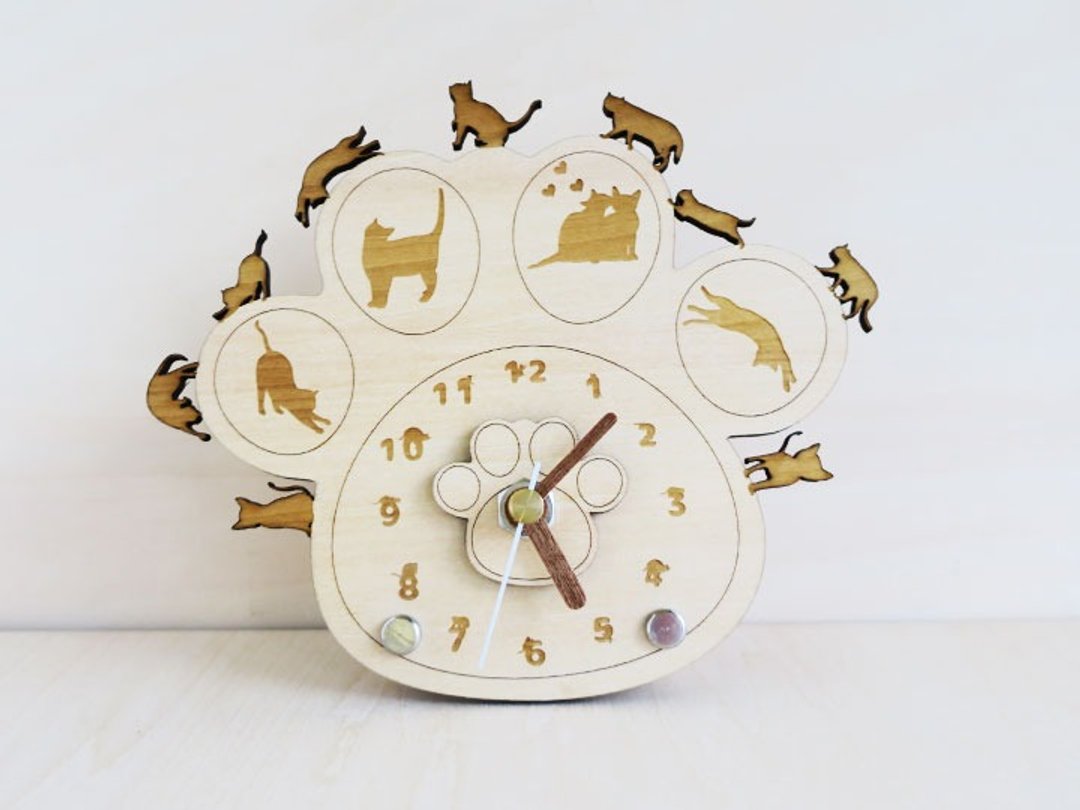 Paw clock full of cats Love cat silhouette with numbers Christmas gift - 时钟/闹钟 - 木头 咖啡色